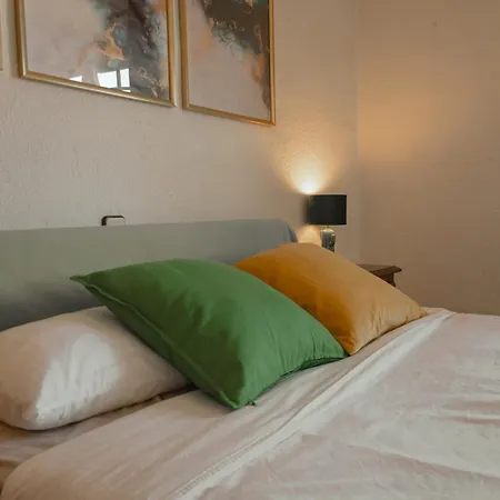 Alella, 5 Bedrooms & Pool Villa *