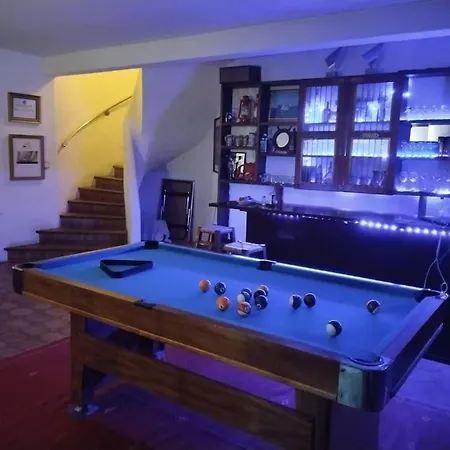 Villa Alella, 5 Bedrooms & Pool Alella