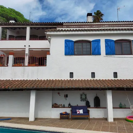 Villa Alella, 5 Bedrooms & Pool