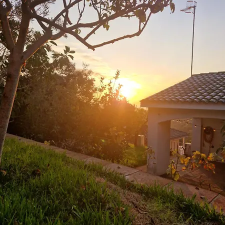 Villa Alella, 5 Bedrooms & Pool