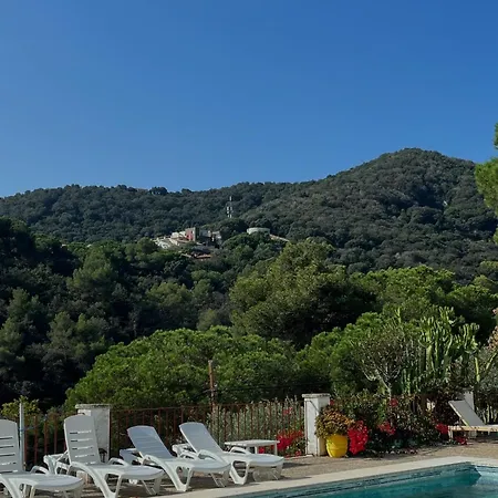 Villa Alella, 5 Bedrooms & Pool Alella