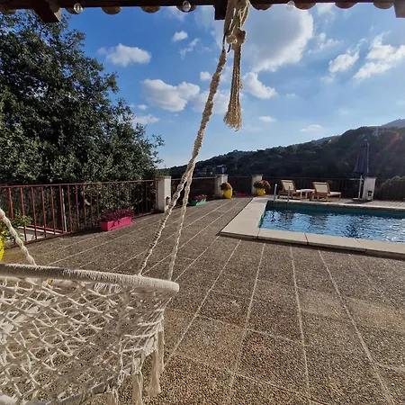 Villa Alella, 5 Bedrooms & Pool Alella